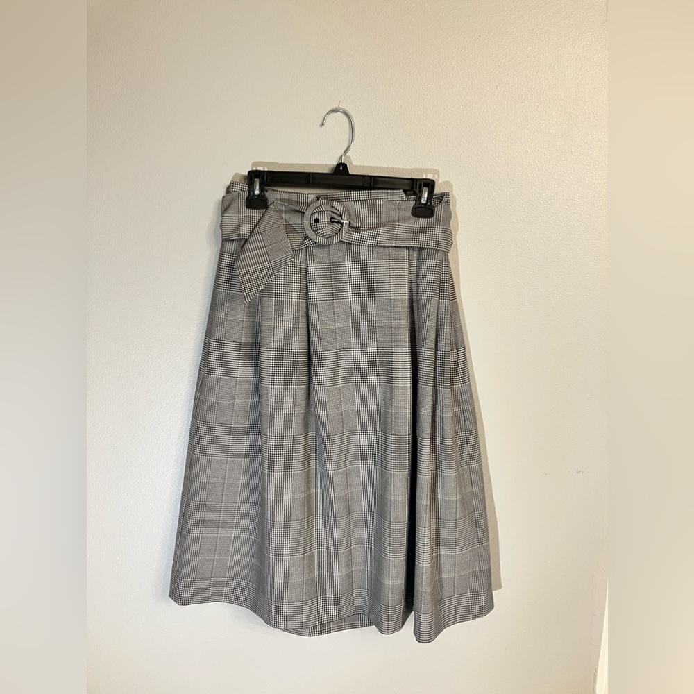J crew belted midi black and white plaid skirt. Great for work!